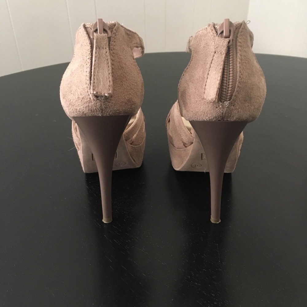 Nude Heels 🤩 - Picture 4 of 7